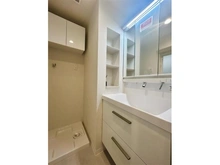 【千葉県/船橋市飯山満町】ライオンズマンション船橋飯山満台二番館 洗面台：洗濯機置場