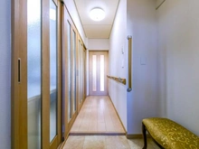 【東京都/江東区東陽】秀和第2東陽町レジデンス 廊下：家具調度品は価格に含まれません