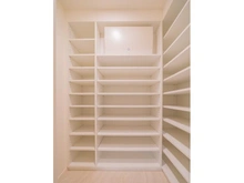 【東京都/中央区晴海】HARUMI FLAG SUN VILLAGE T棟  シューズインクローゼット