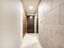 【東京都/江東区東砂】ジオ南砂町 玄関：エコカラット・姿見鏡設置