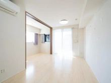 【東京都/新宿区若松町】シティインデックス新宿若松町 リビング・ダイニング：左奥：洋室