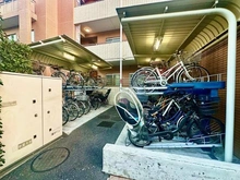 【東京都/豊島区千早】ヒルズ千早町 駐輪場