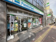 【東京都/板橋区向原】オープンレジデンシア小竹向原 ファミリーマート小竹向原駅前店（現地より約190m）：