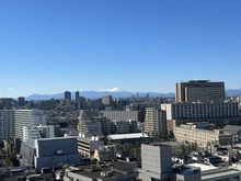 【東京都/北区上十条】ザ・タワー十条 眺望：富士山/北西側バルコニーから
※天候による