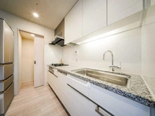 【東京都/北区上十条】ザ・タワー十条 キッチン：パントリーあり