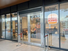 【東京都/北区上十条】ザ・タワー十条 バーガーキング　十条店（現地より約10m）：マンション敷地内