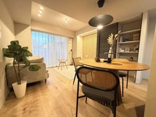 【東京都/港区南青山】パーク・コート南青山ヒルトップレジデンス リビング・ダイニング：※家具・調度品等は販売価格に含まれておりません