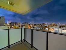 【東京都/渋谷区富ヶ谷】ブランズ渋谷代々木公園 バルコニー：夜景