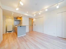 【東京都/目黒区青葉台】ジェイパーク青葉台アパートメント リビング・ダイニング：【家具調度品は価格に含まれません】