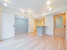 【東京都/目黒区青葉台】ジェイパーク青葉台アパートメント リビング・ダイニング：【家具調度品は価格に含まれません】