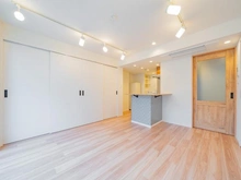 【東京都/目黒区青葉台】ジェイパーク青葉台アパートメント リビング・ダイニング：【家具調度品は価格に含まれません】