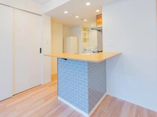 【東京都/目黒区青葉台】ジェイパーク青葉台アパートメント ダイニングキッチン：【家具調度品は価格に含まれません】