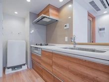 【東京都/目黒区青葉台】ジェイパーク青葉台アパートメント キッチン：【家具調度品は価格に含まれません】