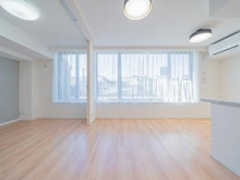 【東京都/港区南青山】南青山マスターズハウス リビング：(左)洋室