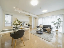 【東京都/渋谷区神宮前】D’クラディア神宮外苑ハイヴァリー リビング・ダイニング：※家具・調度品は販売価格に含まれておりません