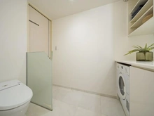 【東京都/渋谷区神宮前】D’クラディア神宮外苑ハイヴァリー 洗面室：トイレ