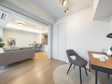 【東京都/港区赤坂】ザ・パークハウス赤坂レジデンス ウォークインクローゼット：※リフォーム前の室内写真です。