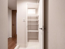 【東京都/渋谷区代々木】プレシス参宮橋 玄関：シューズインクローゼットあり