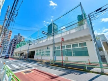 【東京都/港区六本木】クローバー六本木 港区赤坂小学校（現地より約750m）