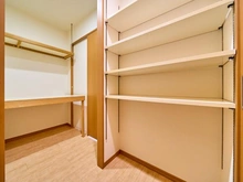 【東京都/葛飾区白鳥】サングランデお花茶屋 収納：ウォークインクローゼット
