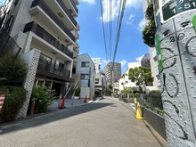 【東京都/渋谷区富ヶ谷】パークハウス代々木公園アーバンス 前面道路