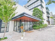 【東京都/稲城市東長沼】プラウドシティ南山 エントランス
