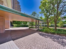 【東京都/杉並区高井戸東】ファミールグラン高井戸デュープレックス アプローチ