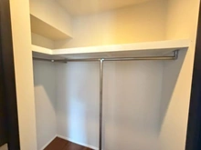 【東京都/港区赤坂】ザ・パークハウス赤坂レジデンス ウォークインクローゼット：※リフォーム前の室内写真です。