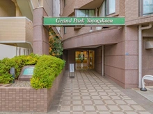 【東京都/渋谷区富ヶ谷】グランパーク代々木公園 アプローチ