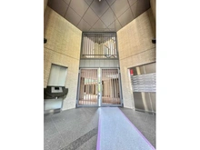 【東京都/渋谷区神宮前】インペリアル表参道 エントランス：オートロック