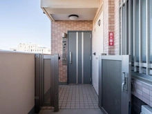 【神奈川県/相模原市南区相模大野】エクセレント相模大野 玄関：ポーチ付