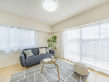 【神奈川県/横浜市都筑区長坂】シーズンプレイス B棟 リビング・ダイニング：家具・調度品は販売価格には含まれません。