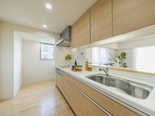 【神奈川県/横浜市都筑区長坂】シーズンプレイス B棟 キッチン：家具・調度品は販売価格には含まれません。