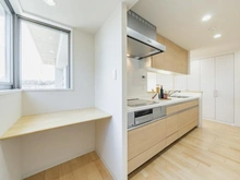 【神奈川県/横浜市都筑区長坂】シーズンプレイス B棟 キッチン：家具・調度品は販売価格には含まれません。