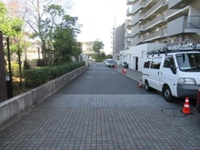 【神奈川県/横浜市都筑区長坂】シーズンプレイス B棟 敷地内