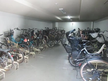 【神奈川県/横浜市都筑区長坂】シーズンプレイス B棟 駐輪場