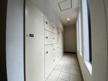 【東京都/町田市南大谷】ユニヴェルシオール学園の丘 宅配BOX