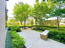 【神奈川県/相模原市南区上鶴間本町】パークホームズ相模大野 敷地内