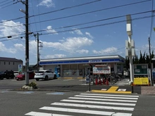 【神奈川県/大和市つきみ野】リーデンススクエアつきみ野 ソレイユコート ローソン つきみ野駅前店（現地より約180m）