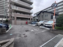 【神奈川県/厚木市栄町】ローヤルシティ本厚木 駐車場