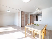 【神奈川県/大和市中央林間】プラウド中央林間 リビング・ダイニング：（奥）洋室