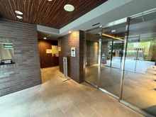 【東京都/府中市美好町】ヴェレーナ府中美好 エントランス