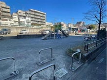 【神奈川県/横浜市緑区東本郷】横浜市緑区東本郷第2団地 2号棟 敷地内施設：東本郷下田公園