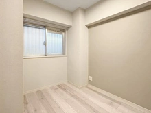 【神奈川県/横浜市西区平沼】モンテベルデ横浜 洋室：壁面一部アクセントクロス仕上げ