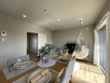 【神奈川県/横浜市神奈川区三ツ沢下町】ガーデン山住宅団地 9号棟 リビング・ダイニング