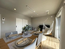 【神奈川県/横浜市神奈川区三ツ沢下町】ガーデン山住宅団地 9号棟 リビング・ダイニング