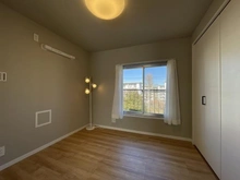 【神奈川県/横浜市神奈川区三ツ沢下町】ガーデン山住宅団地 9号棟 洋室