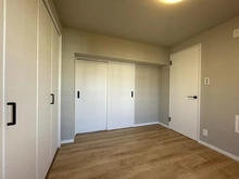 【神奈川県/横浜市神奈川区三ツ沢下町】ガーデン山住宅団地 9号棟 洋室