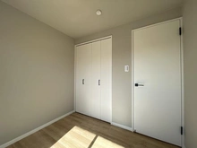 【神奈川県/横浜市神奈川区三ツ沢下町】ガーデン山住宅団地 9号棟 洋室