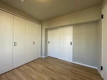 【神奈川県/横浜市神奈川区三ツ沢下町】ガーデン山住宅団地 9号棟 洋室